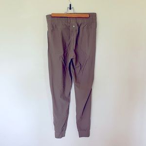 Balance Athletica Swift Jogger - terrain